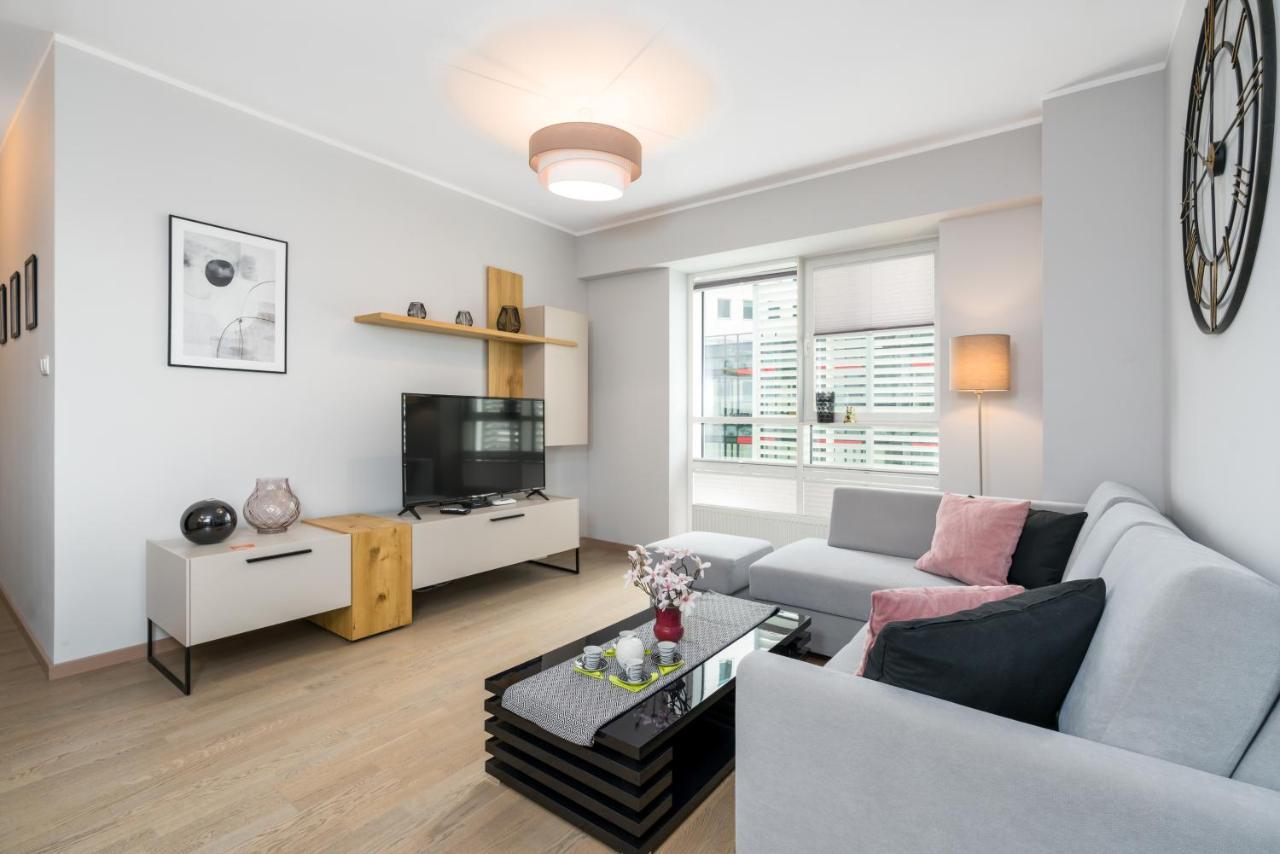 Apartment Towarowa By Renters Poznan